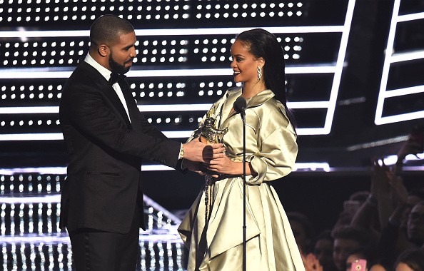 Drake presents Rihanna with the The Video Vanguard Award during the 2016 MTV Video Music Awards at Madison Square Garden on August 28, 2016 in New York City. 