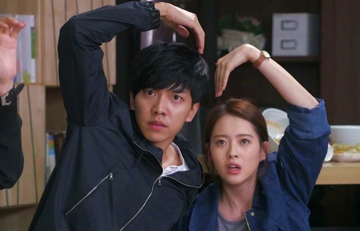 Lee Seung-Gi and Go Ara star in the 2014 SBS drama 'You're All Surrounded'