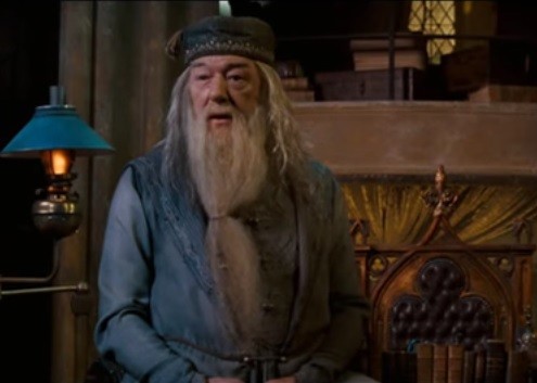 Hogwarts' most loved headmaster Albus Dumbledore returns in "Fantastic Beasts and Where to Find Them" sequel.