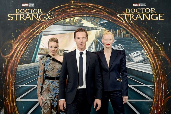 Rachel McAdams, Benedict Cumberbatch and Tilda Swinton in front of the Doctor Strange inspired 3D Art at a fan screening, to celebrate the release of Marvel Studio's Doctor Strange at the Odeon Leicester Square.