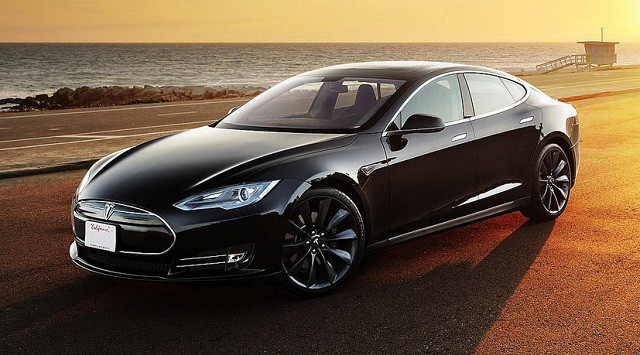 2014-Tesla-Model-S-side-view.jpg
