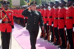 Gen. Fan Changlong inspects an honor guard of the Tanzania People's Defense Forces at Dar es Salaam.        