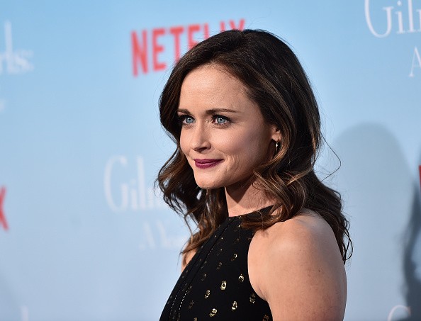 Alexis Bledel attends the premiere of Netflix's 'Gilmore Girls: A Year In The Life' at the Regency Bruin Theatre on November 18, 2016 in Los Angeles, California.