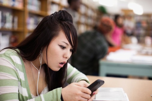 A Chinese university has started a "no phone in the library" campaign.