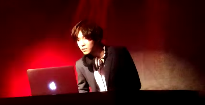 Former WINNER member Nam Tae Hyun DJing at a club in Seoul's Gangnam district on Dec. 16, Friday.