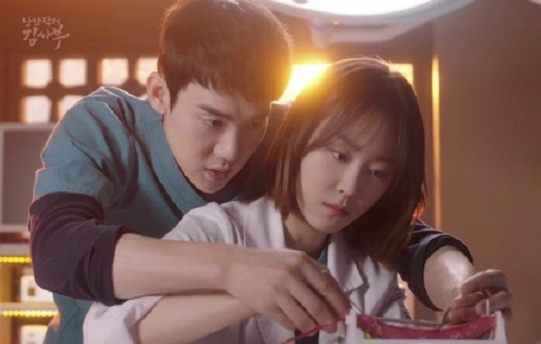 Yoo Yeon-Seok and Seo Hyun Jin star in the SBS drama 'Romantic Doctor, Teacher Kim.'
