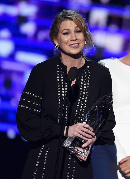 Ellen Pompeo accepts Favorite Network TV Drama for 'Grey's Anatomy' onstage during the People's Choice Awards 2016 at Microsoft Theater on January 6, 2016 in Los Angeles, California.