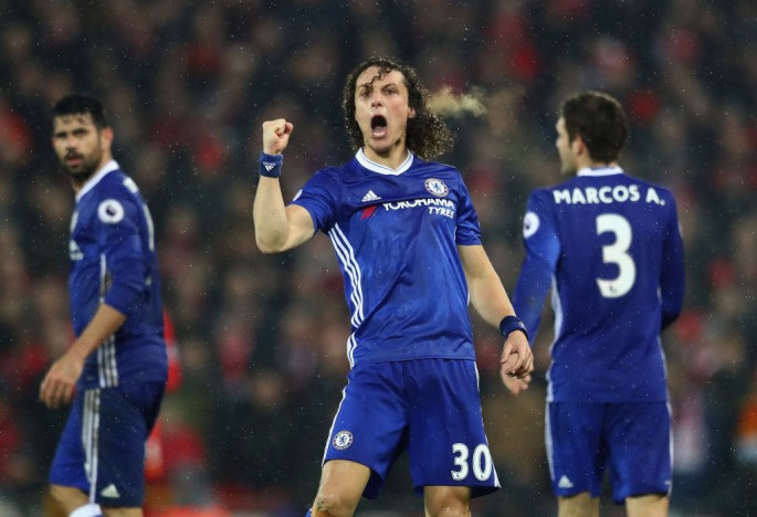 Chelsea defender David Luiz (#30).