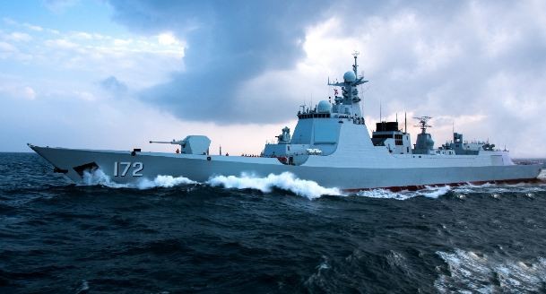 The Type 052D guided-missile destroyer, CNS Kunming.                