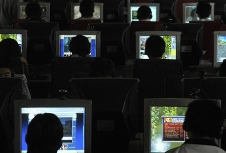 More Chinese students are preferring the convenience of studying online.