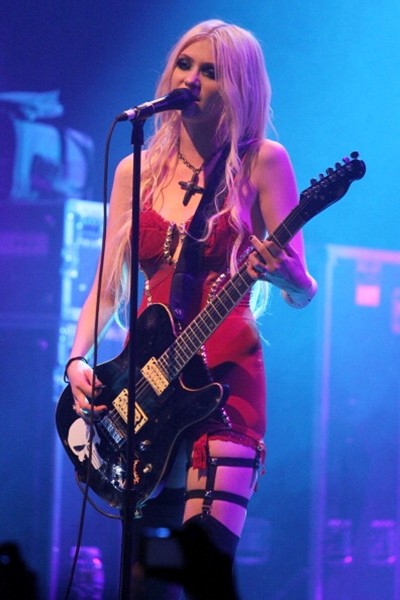 Taylor Momsen of The Pretty Reckless performs on February 11, 2011 in Los Angeles, California. 