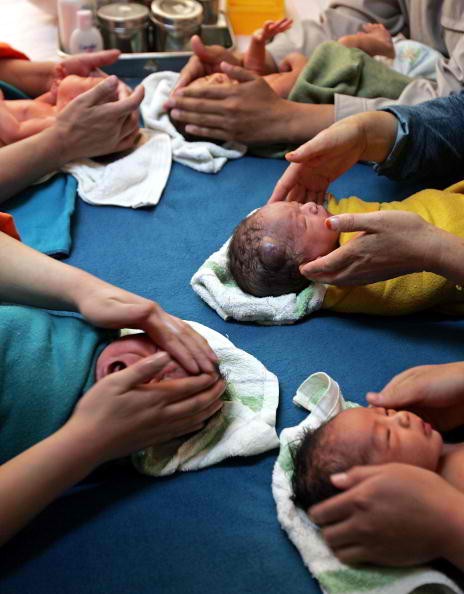 The Chinese government has announced a slew of proposals to assist couples looking to have a second child. 