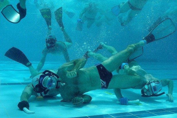 Since its invention, underwater hockey has gained fans in South Africa, Canada and Australia.