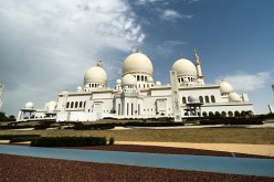 A panoramic view of Sheikh Zayed Grand Mosque located in Abu Dhabi.