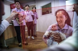 Chinese nannies are now in demand in families in the United States.