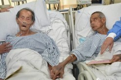 Zhuang Shuifa, 88, and Lin Shuishou, 90, were comrades in arms during the Second World War.