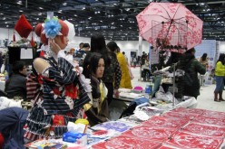 Thousands of comic and cartoon lovers swarmed the 13th Jiongjiongyoushen Cartoon and Comic Exhibition held in Beijing on Jan. 18.