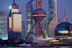 Shanghai expands its global clout by attracting more foreign experts into the city.