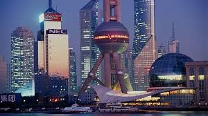 Shanghai expands its global clout by attracting more foreign experts into the city.