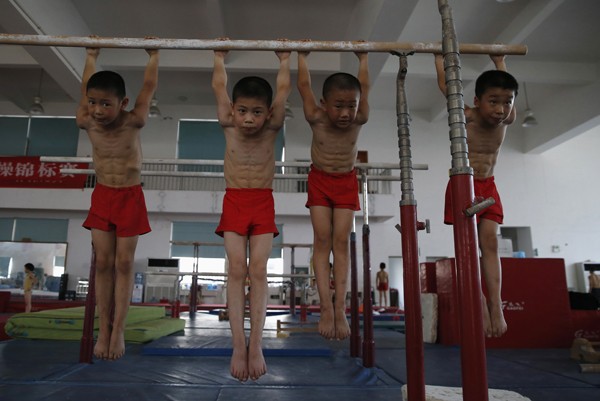 China's worsening pollution gets people working out indoors.