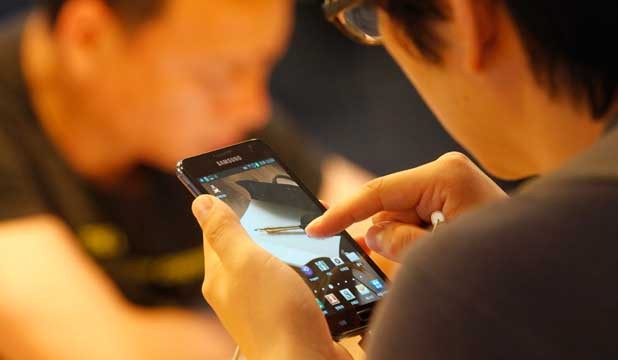 Cellphone use is believed to weaken ties between people.