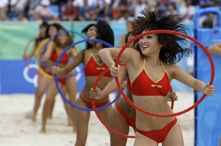 Chinese dancers at the women's preliminary round beach volleyball matches at the Beijing 2008 Olympic Games.