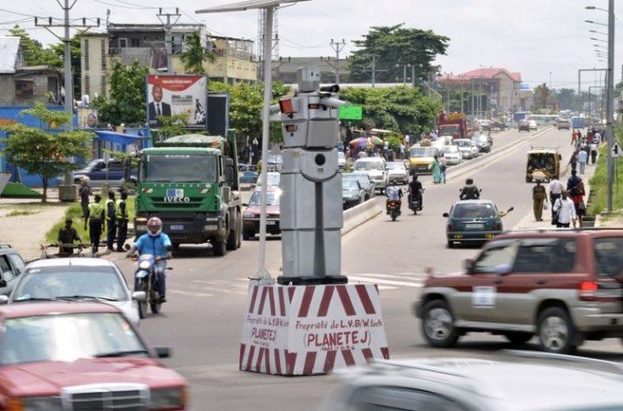 Robocops direct traffic in Kinshasa