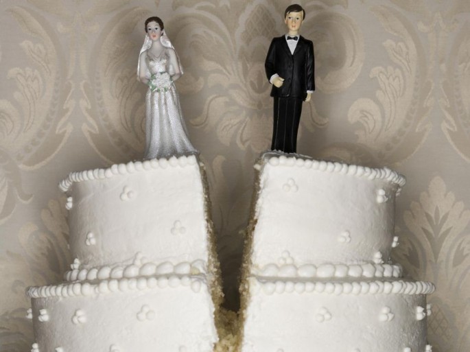Married Chinese couples are becoming discontented with their marriages earlier than couples in other Asian countries.