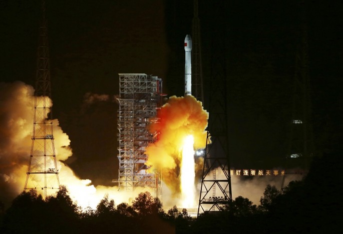 Long March 3C, carrying an experimental spacecraft, lifts off from the launch pad at the Xichang Satellite Launch Center, Sichuan Province, Oct. 24, 2014.