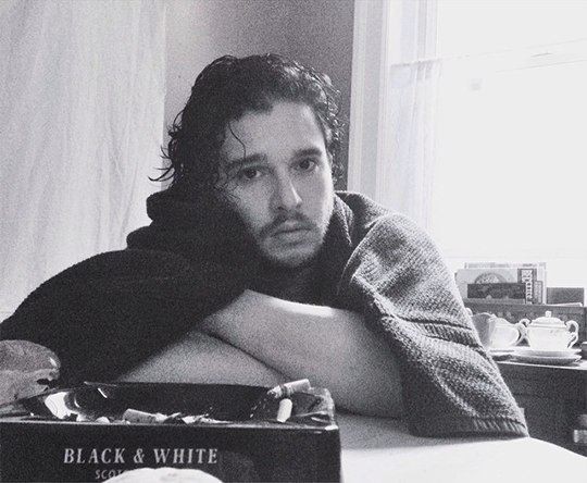 Kit Harington is believed to reprise his role as Jon Snow in "Game Of Thrones" season 6.