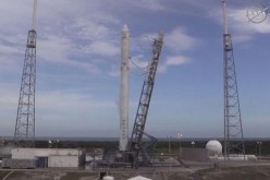 SpaceX postpones Dragon launch