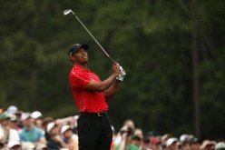 Tiger Woods injures wrist while playing at 2015 Masters tournament