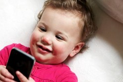 baby using smartphone