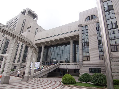 Shanghai Library, the second-largest library in China, received 980,800 adult female readers in 2014.