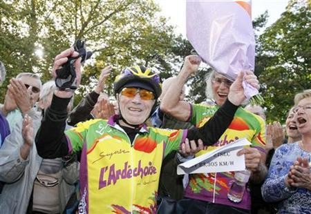 centenarian wins bicycle race