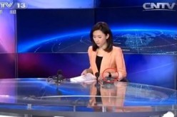 China Central Television (CCTV) news anchor Wang Yinqi was accused by viewers of showing off her Apple Watch while doing a news segment on air.
