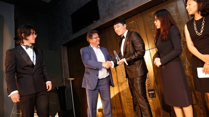 Xia Hao receiving the New Chinese Film Talents Fund Forum Award in Cannes, where he was given a support fund worth RMB 1 million ($161,000) for the film's production budget.