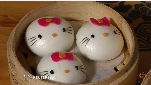 World's First Hello Kitty Restaurant