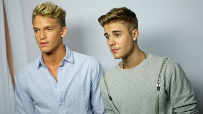 Justin Bieber And Cody Simpson Surprised Diners At The Nice Guy In West Hollywood With Impromptu Jam Session