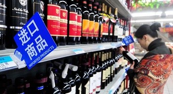 China's wine import from Australia is seen to increase with the signing of the FTA between the two countries, industry experts said.
