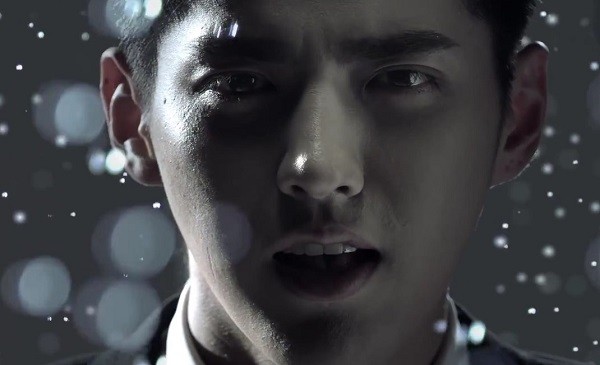 Kris Wu sings "Time Boils the Rain" in a music video for “Tiny Times 4." 