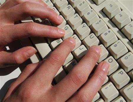 hands on CPU keyboard