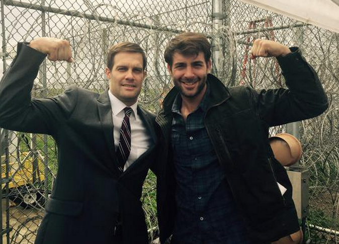 "Zoo" stars Geoff Stults as Agent Ben Shaffer and James Wolk as zoologist Jackson Oz .