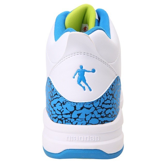 Michael Jordan's lawsuit claims that the Qiaodan logo looks similar to the Air Jordan logo.