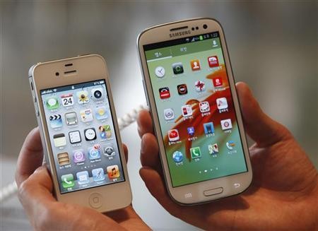 If android progresses well, Samsung can beat Apple. 