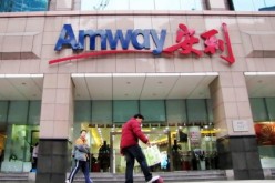 Amway Corp. plans to expand into e-commerce operation in China via social network platforms and mobile system.