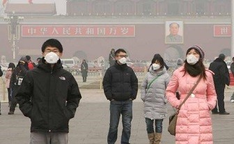 Officials from the Beijing Municipal Environmental Monitoring Center estimate that the heavy air pollution will cloud over the city until Thursday afternoon, when the cold front arrives.