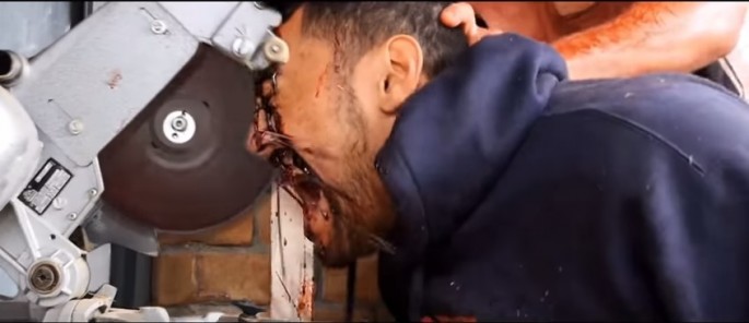 [GRAPHIC VIDEO] ‘Mortal Kombat X’ Fatalities In Real Life Are Nauseatingly Brutal 