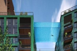Transparent swimming pool