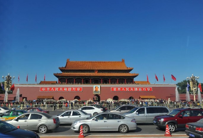 Photo taken on Oct. 15, 2013 shows the Tiananmen Square in Beijing under a blue sky.